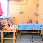 Click Center Apartment